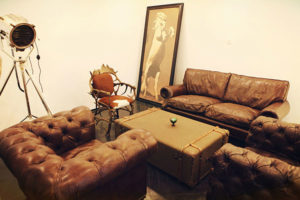 vintage style Chesterfield studio set